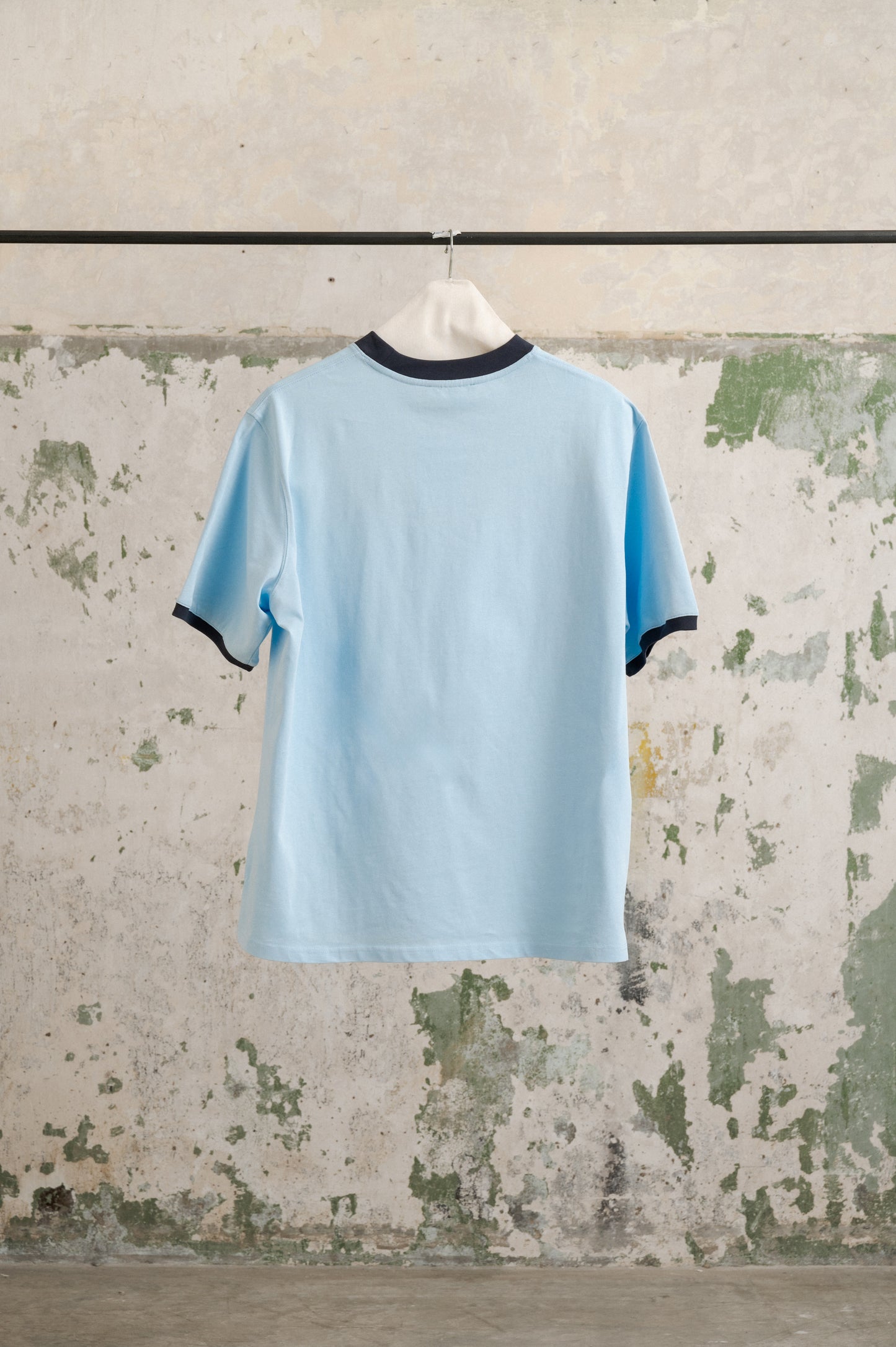 Tee Blue sky LION TAMER