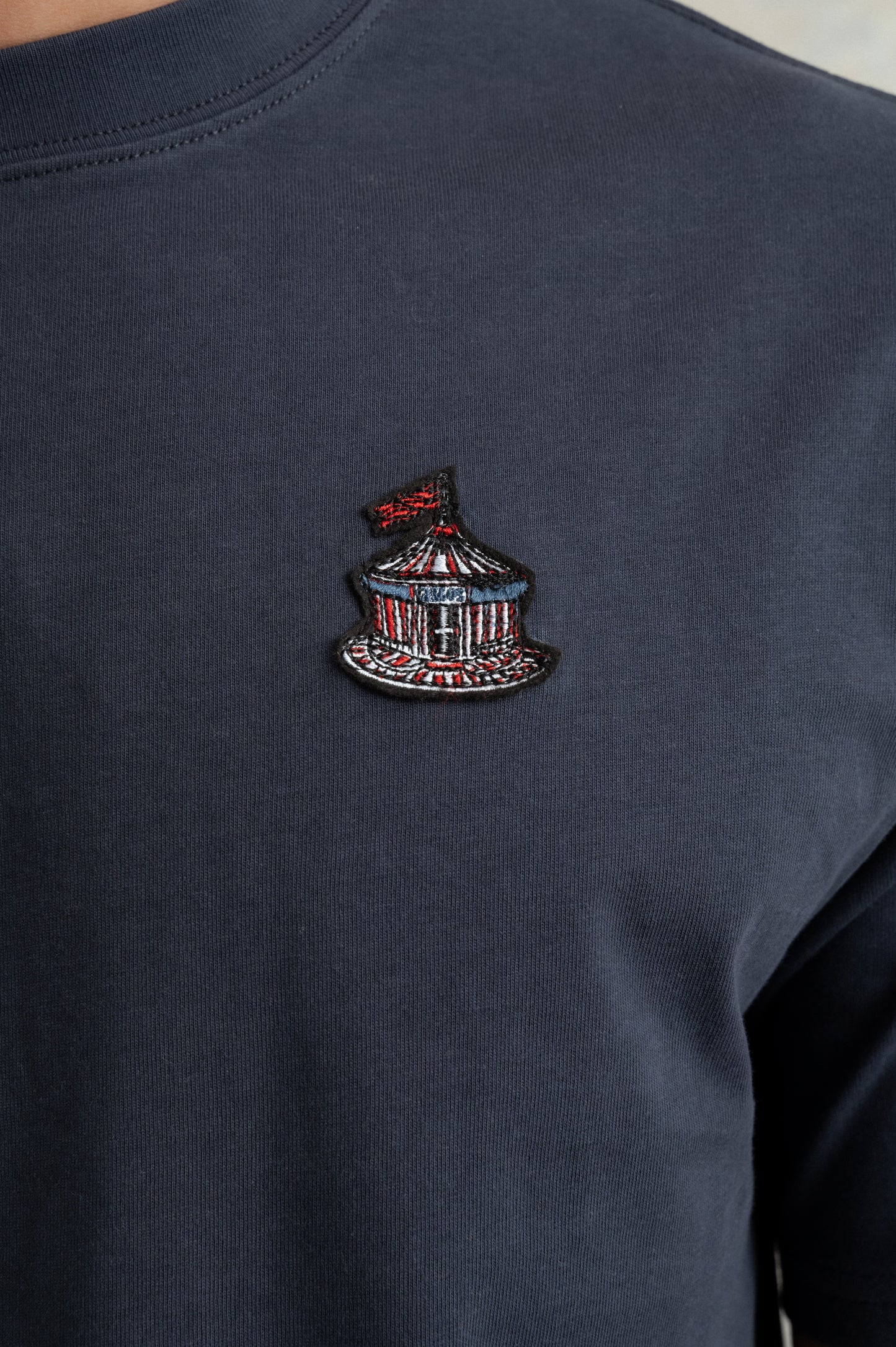 Tee navy Front Patch Back Print